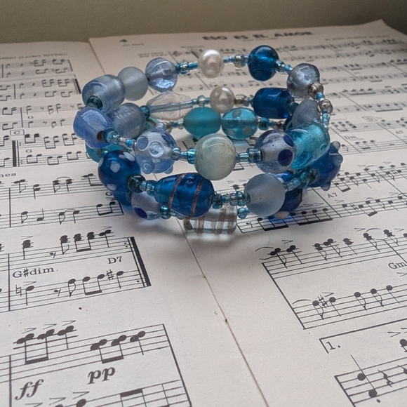 Blue Beaded Bracelet - Picture 10 of 11